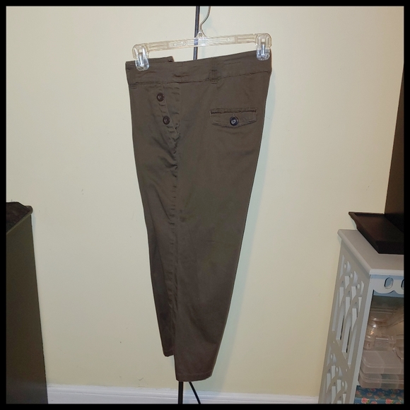 Larry Levine Pants - Larry Levine Woman Stretch Capris 10